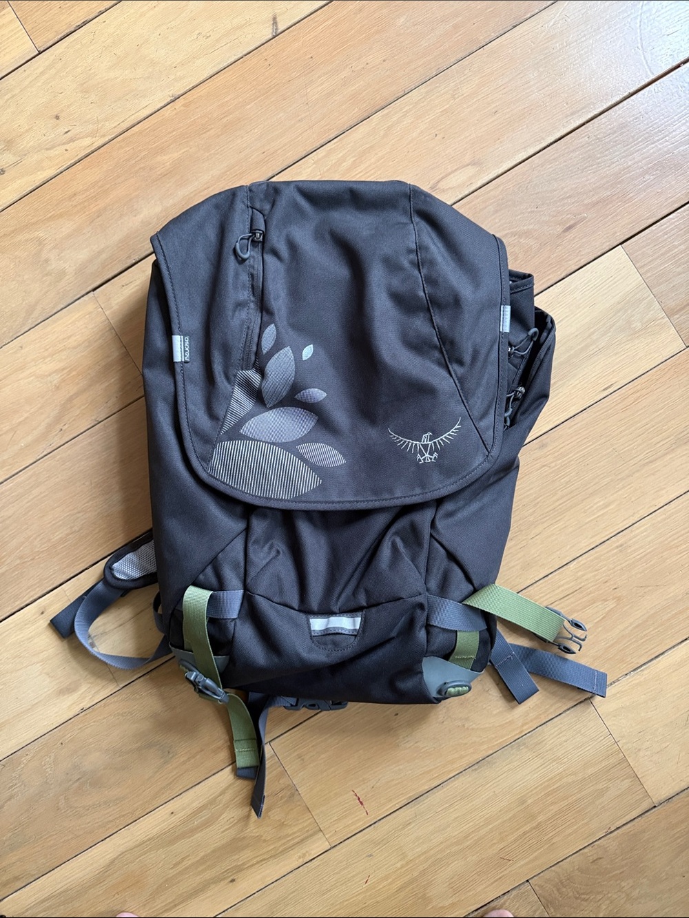 OSPREY Black and Olive Green Daypack Backpack
